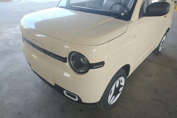 Used Geely Galaxy Panda 2025 210 km – Yuanqi Bear Left Front Headlight