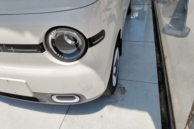 Used Geely Galaxy Panda 2025 210 km – Yuanqi Bear Left Front Headlight