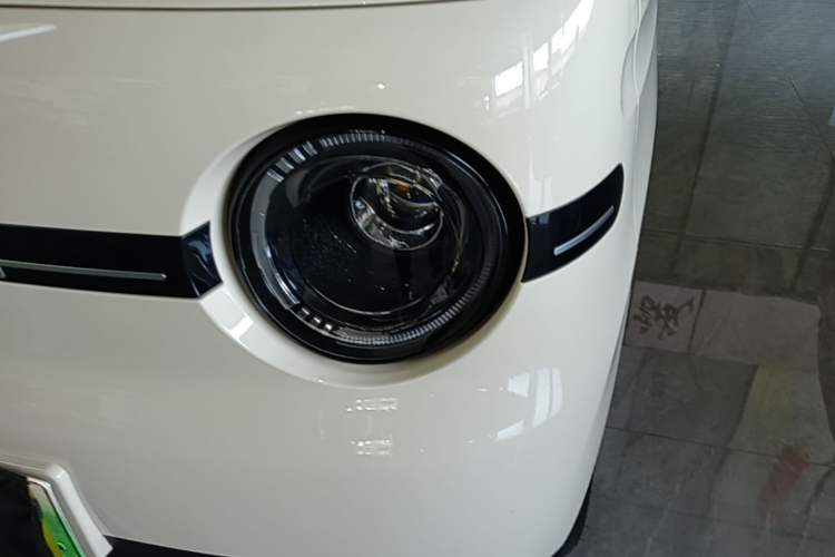 Used Geely Galaxy Panda 2025 210 km – Yuanqi Bear Left Front Headlight