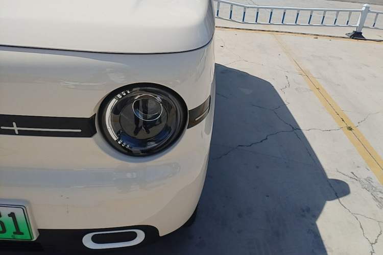 Used Geely Galaxy Panda 2025 210 km – Yuanqi Bear Left Front Headlight