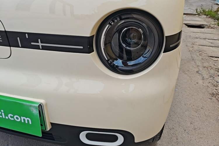 Used Geely Galaxy Panda 2025 210 km – Yuanqi Bear Left Front Headlight