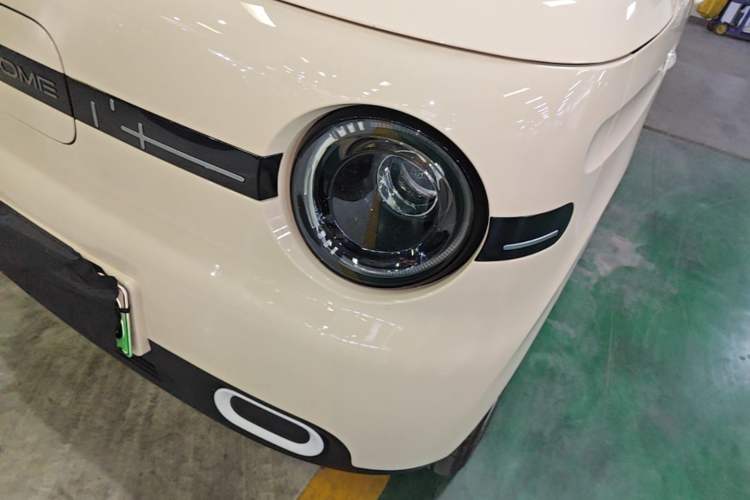 Used Geely Galaxy Panda 2025 210 km – Yuanqi Bear Left Front Headlight