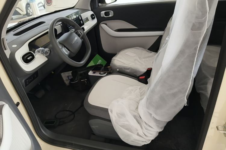 Used Geely Galaxy Panda 2025 210 km – Yuanqi Bear Left Front Seat