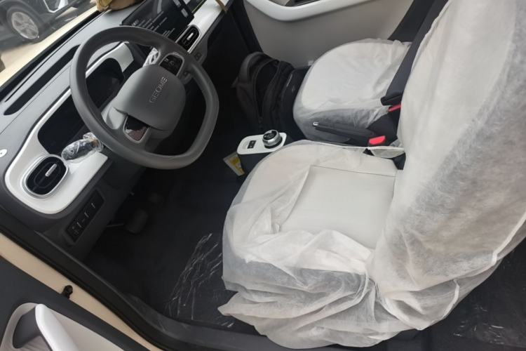 Used Geely Galaxy Panda 2025 210 km – Yuanqi Bear Left Front Seat