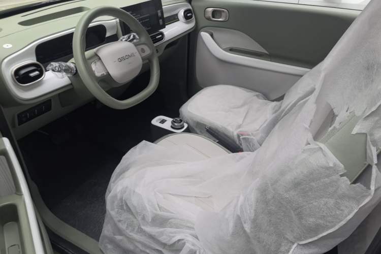 Used Geely Galaxy Panda 2025 210km Panda Rider Left Front Seat