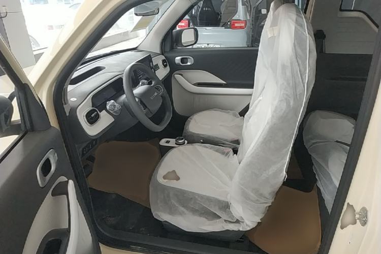 Used Geely Galaxy Panda 2025 210 km – Yuanqi Bear Left Front Seat