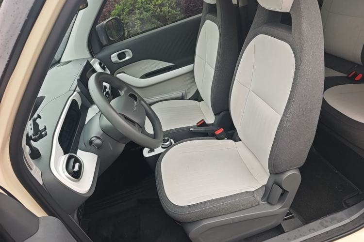 Used Geely Galaxy Panda 2025 210 km – Yuanqi Bear Left Front Seat