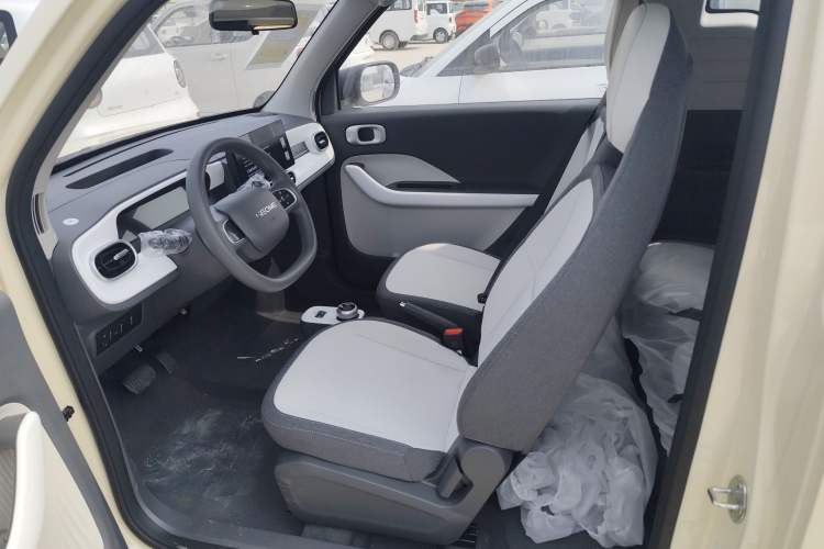 Used Geely Galaxy Panda 2025 210 km – Yuanqi Bear Left Front Seat