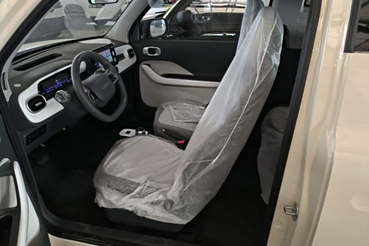 Used Geely Galaxy Panda 2025 210 km – Yuanqi Bear Left Front Seat