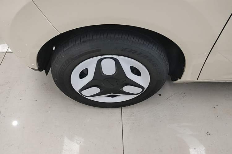 Used Geely Galaxy Panda 2025 210km Panda Kart Left Front Wheel Hub