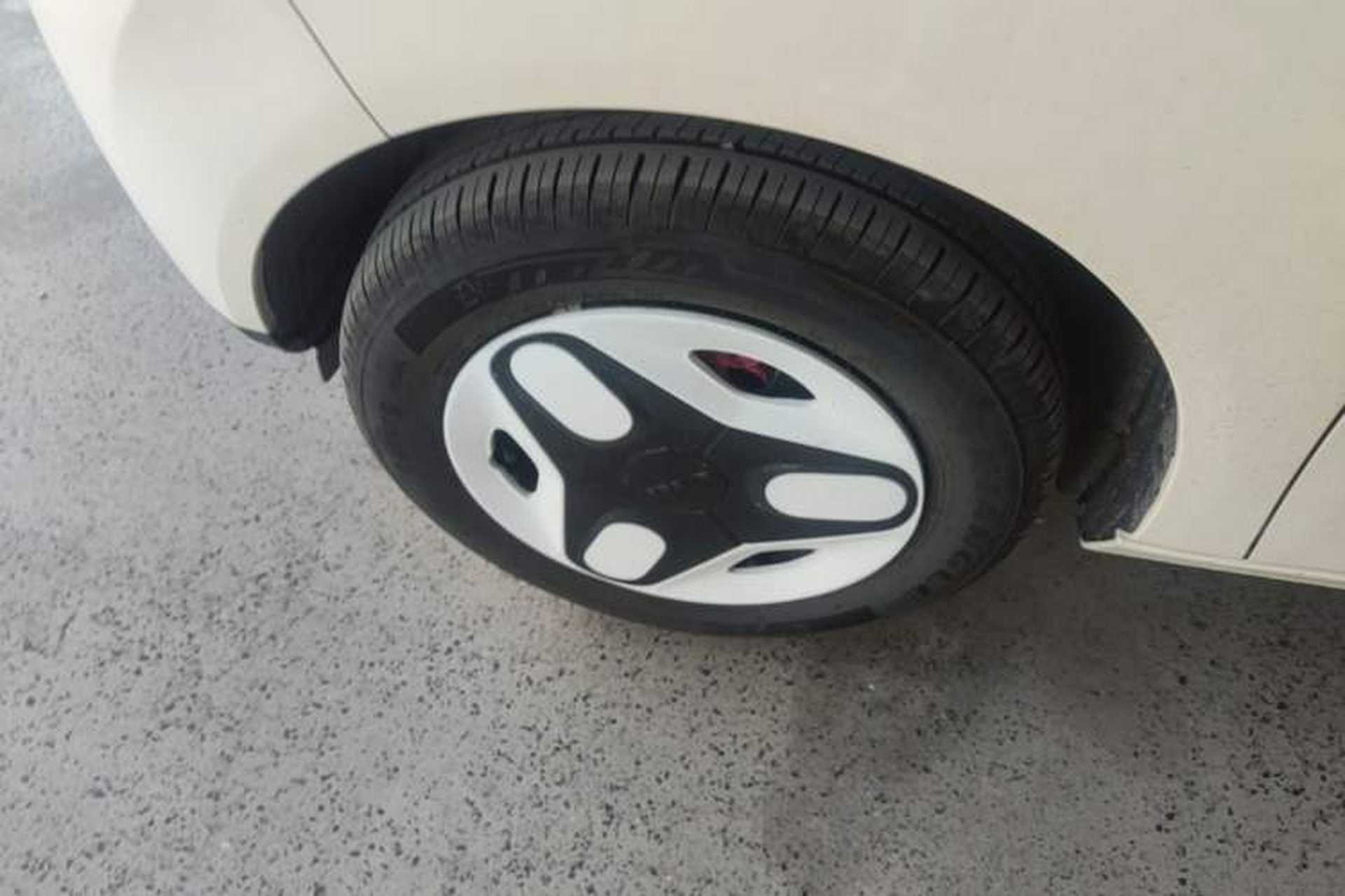 Used Geely Galaxy Panda 2025 210 km – Yuanqi Bear Left Front Wheel Hub