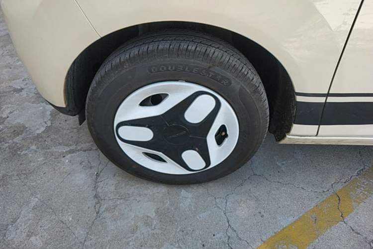 Used Geely Galaxy Panda 2025 210 km – Yuanqi Bear Left Front Wheel Hub