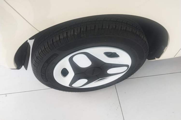 Used Geely Galaxy Panda 2025 210 km – Yuanqi Bear Left Front Wheel Hub