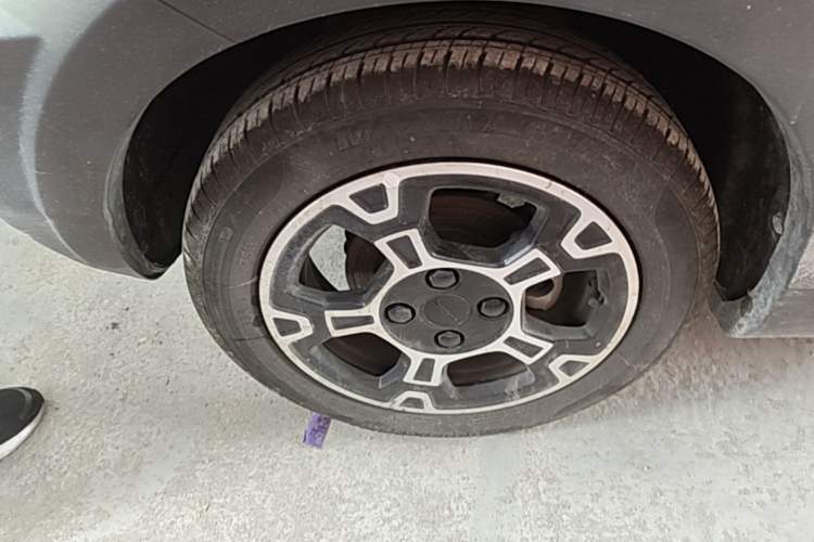 Used Geely Galaxy Panda 2025 210km Panda Rider Left Front Wheel Hub