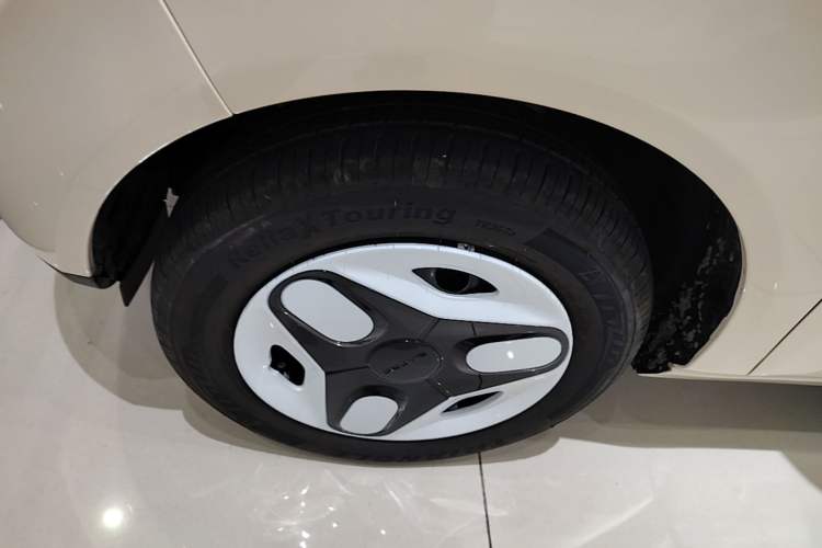 Used Geely Galaxy Panda 2025 210 km – Yuanqi Bear Left Front Wheel Hub