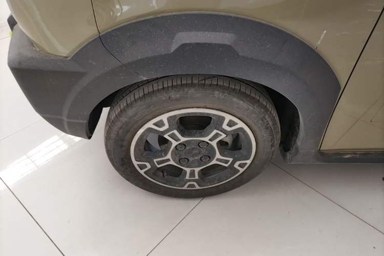 Used Geely Galaxy Panda 2025 210km Panda Rider Left Front Wheel Hub