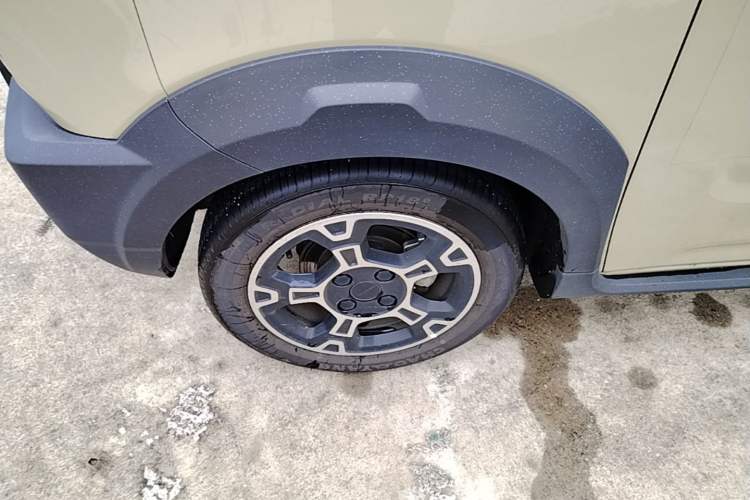Used Geely Galaxy Panda 2025 210km Panda Rider Left Front Wheel Hub