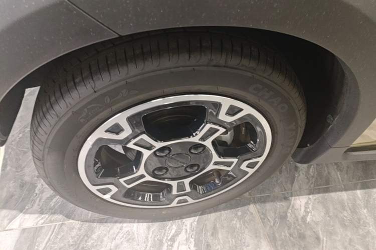 Used Geely Galaxy Panda 2025 210km Panda Rider Left Front Wheel Hub