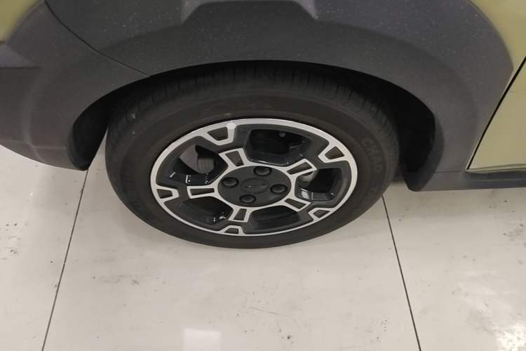 Used Geely Galaxy Panda 2025 210km Panda Rider Left Front Wheel Hub
