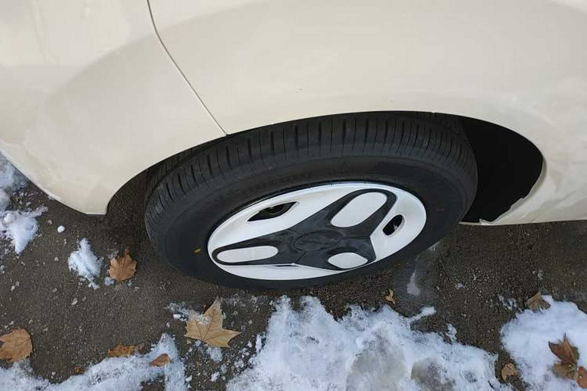 Used Geely Galaxy Panda 2025 210 km – Yuanqi Bear Left Front Wheel Hub