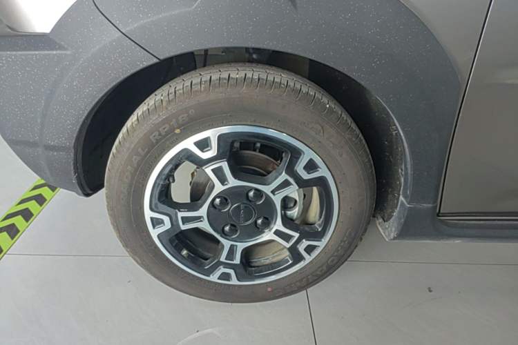 Used Geely Galaxy Panda 2025 210km Panda Rider Left Front Wheel Hub