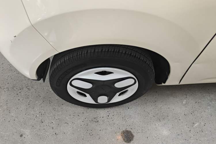 Used Geely Galaxy Panda 2025 210 km – Yuanqi Bear Left Front Wheel Hub