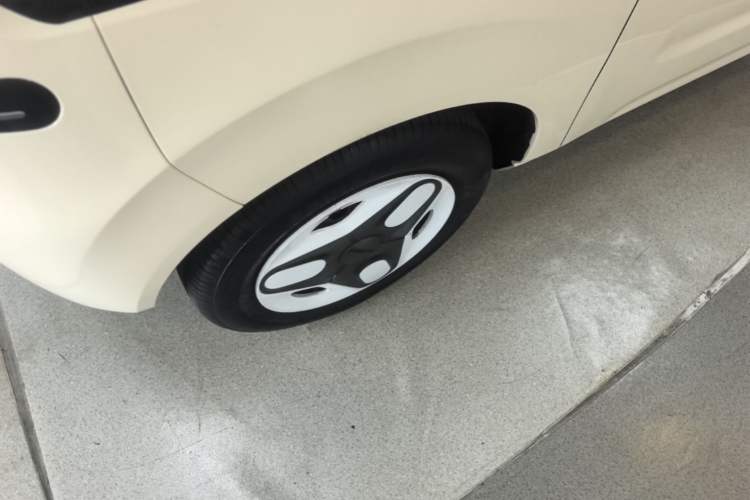 Used Geely Galaxy Panda 2025 210 km – Yuanqi Bear Left Front Wheel Hub