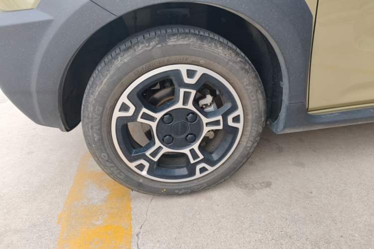 Used Geely Galaxy Panda 2025 210km Panda Rider Left Front Wheel Hub