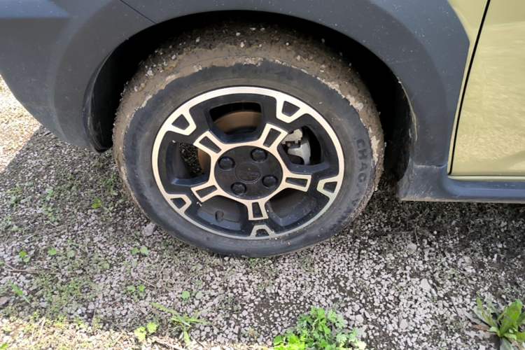 Used Geely Galaxy Panda 2025 210km Panda Rider Left Front Wheel Hub