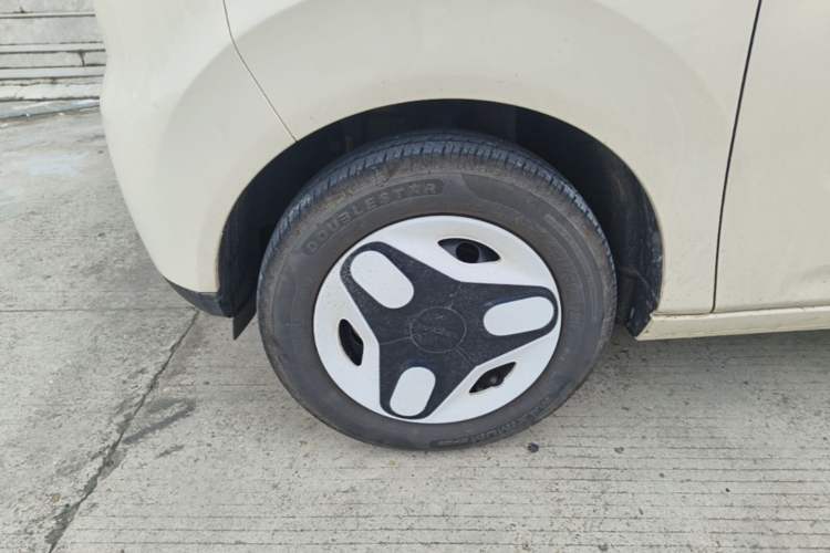 Used Geely Galaxy Panda 2025 210 km – Yuanqi Bear Left Front Wheel Hub