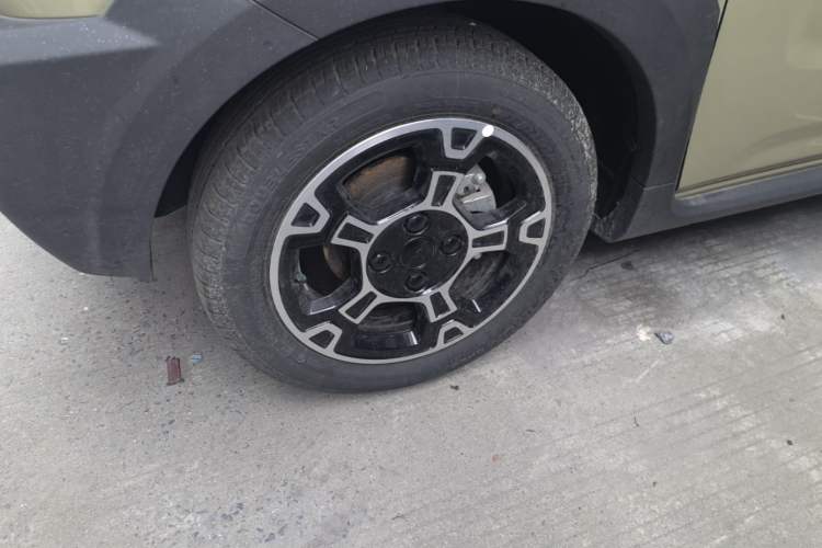 Used Geely Galaxy Panda 2025 210km Panda Rider Left Front Wheel Hub