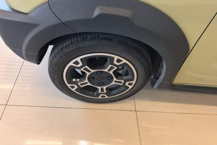 Used Geely Galaxy Panda 2025 210km Panda Rider Left Front Wheel Hub