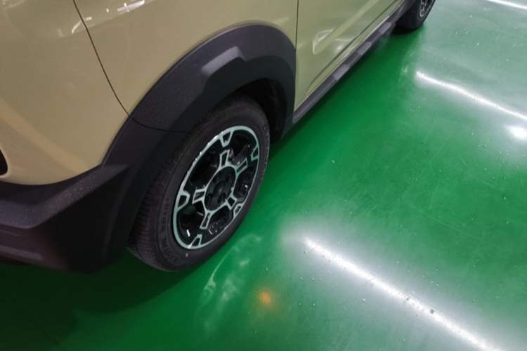 Used Geely Galaxy Panda 2025 210km Panda Rider Left Front Wheel Hub