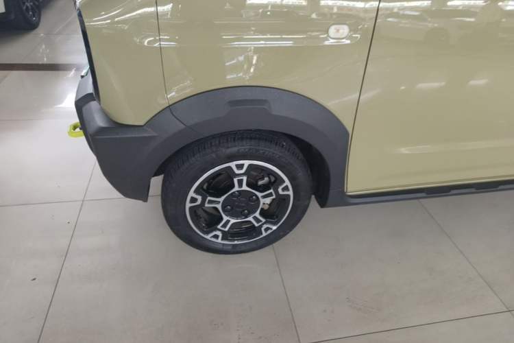 Used Geely Galaxy Panda 2025 210km Panda Rider Left Front Wheel Hub