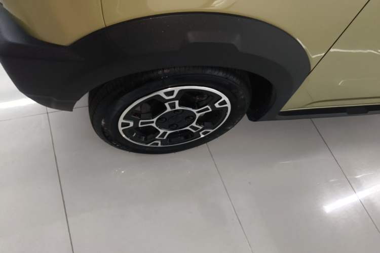 Used Geely Galaxy Panda 2025 210km Panda Rider Left Front Wheel Hub