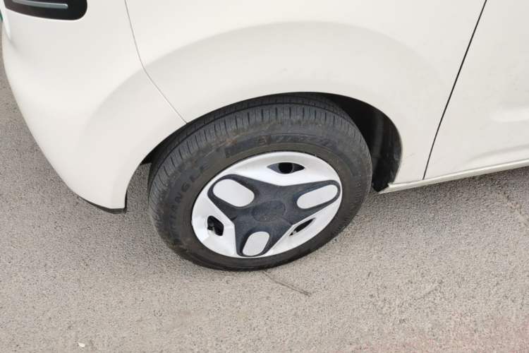 Used Geely Galaxy Panda 2025 210 km – Yuanqi Bear Left Front Wheel Hub