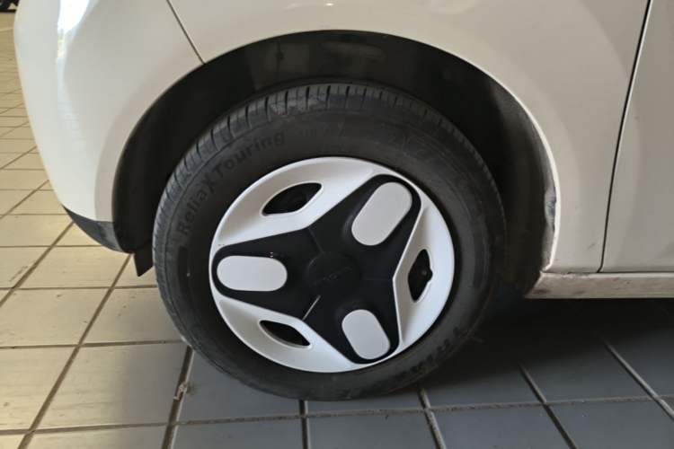Used Geely Galaxy Panda 2025 210 km – Yuanqi Bear Left Front Wheel Hub