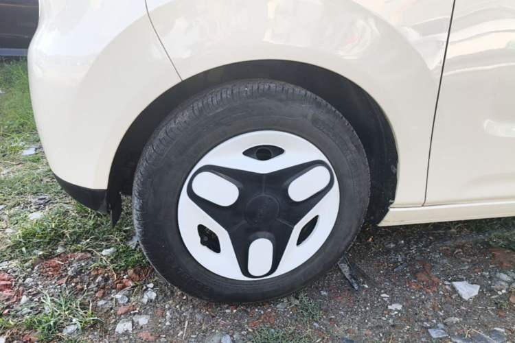 Used Geely Galaxy Panda 2025 210 km – Yuanqi Bear Left Front Wheel Hub