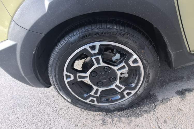 Used Geely Galaxy Panda 2025 210km Panda Rider Left Front Wheel Hub
