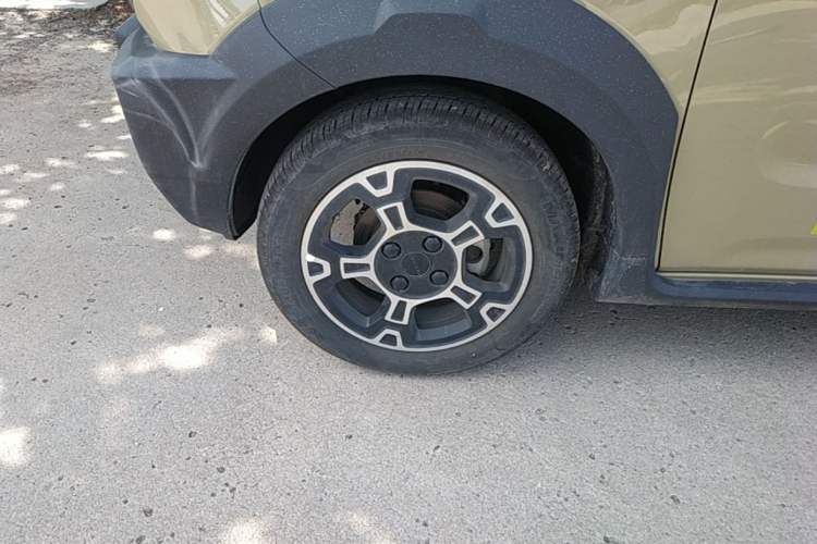 Used Geely Galaxy Panda 2025 210km Panda Rider Left Front Wheel Hub