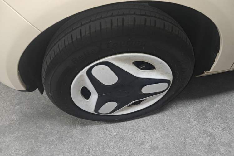 Used Geely Galaxy Panda 2025 210 km – Yuanqi Bear Left Front Wheel Hub