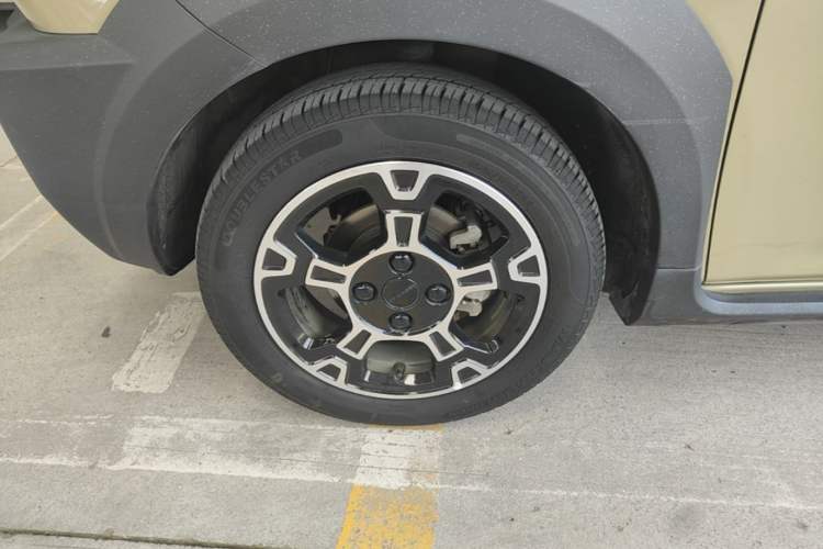 Used Geely Galaxy Panda 2025 210km Panda Rider Left Front Wheel Hub
