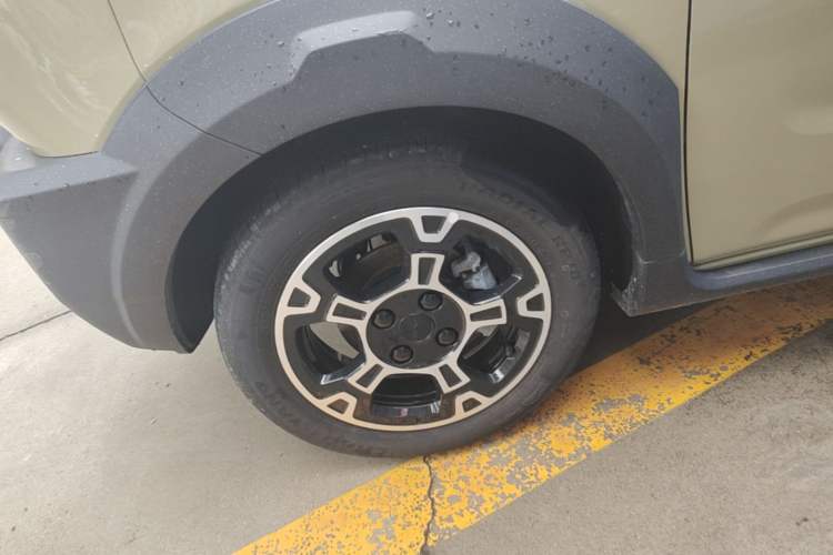 Used Geely Galaxy Panda 2025 210km Panda Rider Left Front Wheel Hub