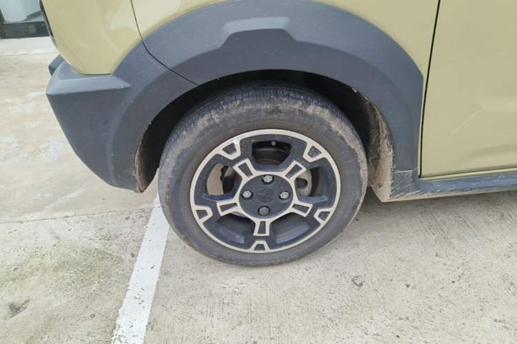 Used Geely Galaxy Panda 2025 210km Panda Rider Left Front Wheel Hub