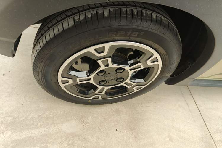Used Geely Galaxy Panda 2025 210km Panda Rider Left Front Wheel Hub