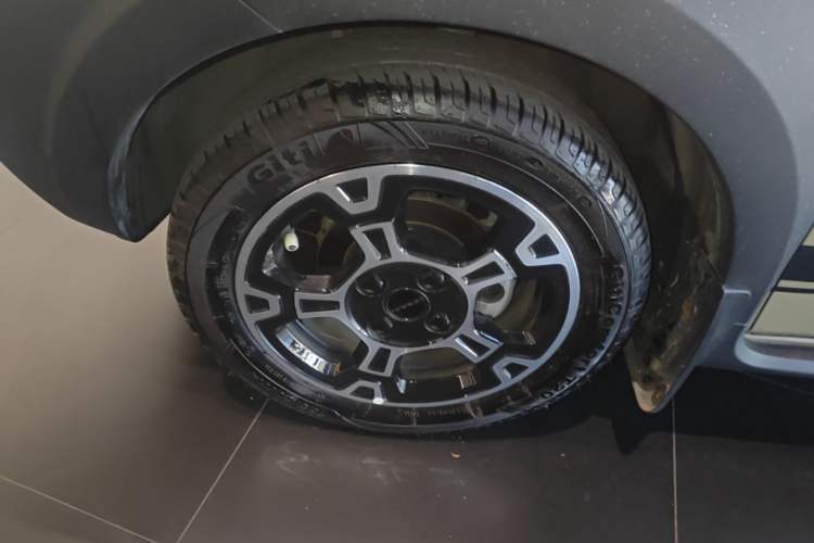 Used Geely Galaxy Panda 2025 210km Panda Rider Left Front Wheel Hub