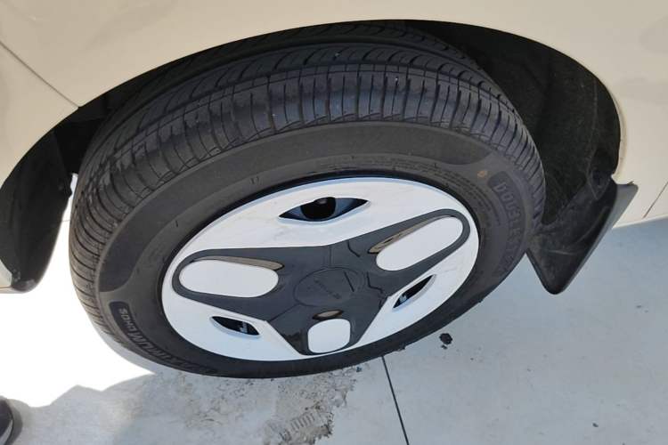 Used Geely Galaxy Panda 2025 210 km – Yuanqi Bear Left Front Wheel Hub