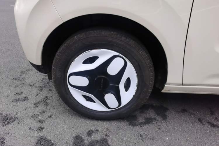 Used Geely Galaxy Panda 2025 210 km – Yuanqi Bear Left Front Wheel Hub