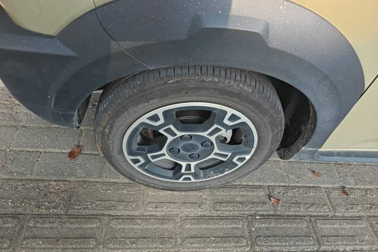 Used Geely Galaxy Panda 2025 210km Panda Rider Left Front Wheel Hub