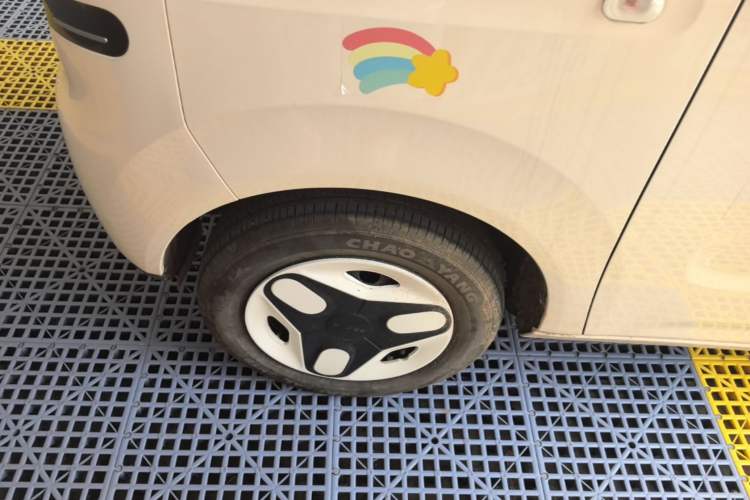 Used Geely Galaxy Panda 2025 210 km – Yuanqi Bear Left Front Wheel Hub